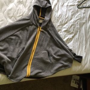 Evy’s Tree Poncho EUC S/M